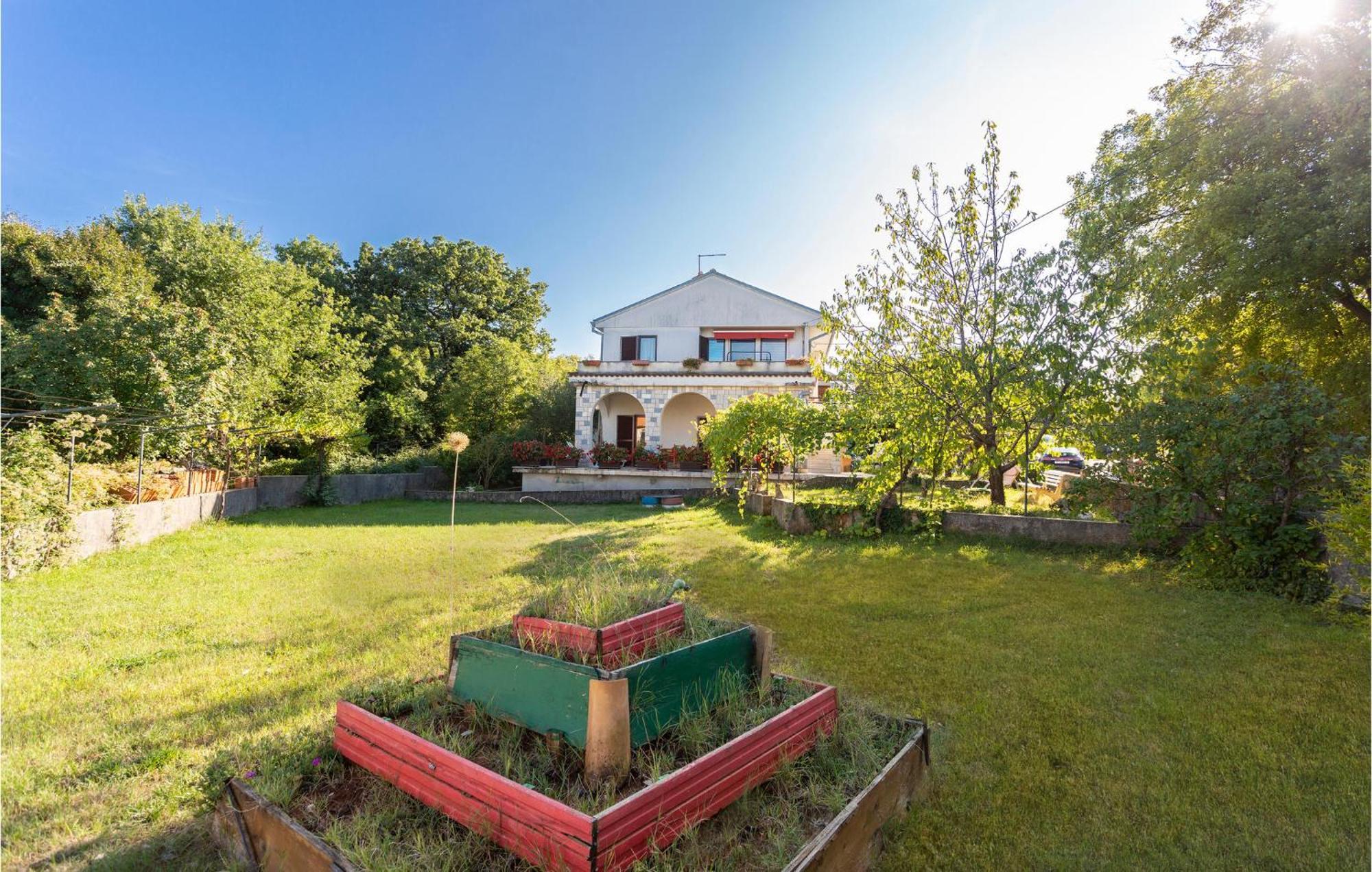 Beautiful Apartment In Malinska With Wifi Esterno foto