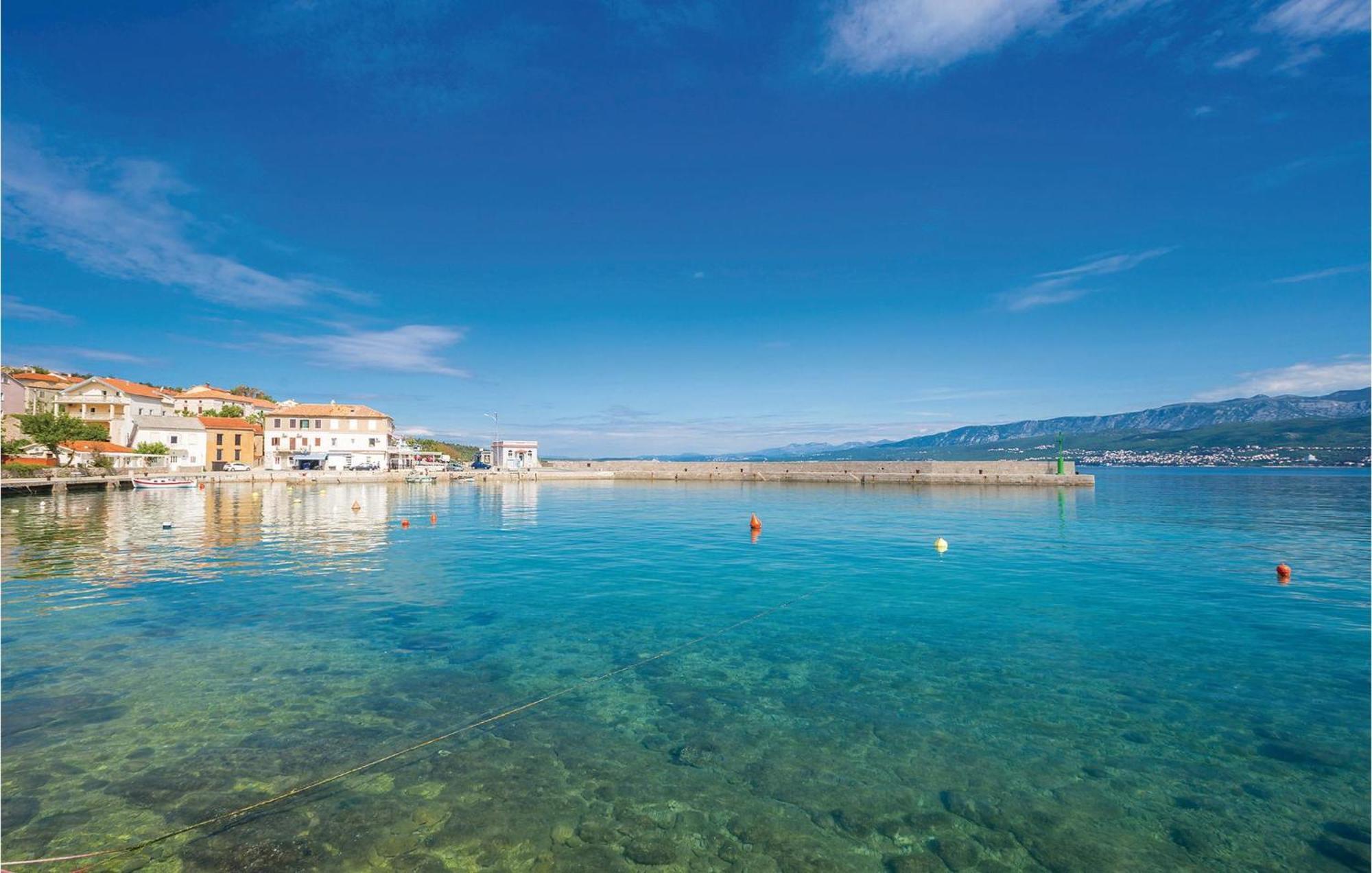 Beautiful Apartment In Malinska With Wifi Esterno foto